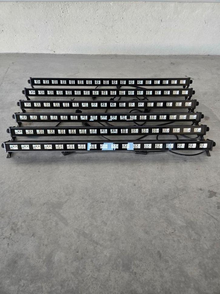 Barre UV LED IBIZA 18×3W comme neuve, Musique & Instruments, Lumières & Lasers, Comme neuf, Lumières, Couleur, Enlèvement ou Envoi