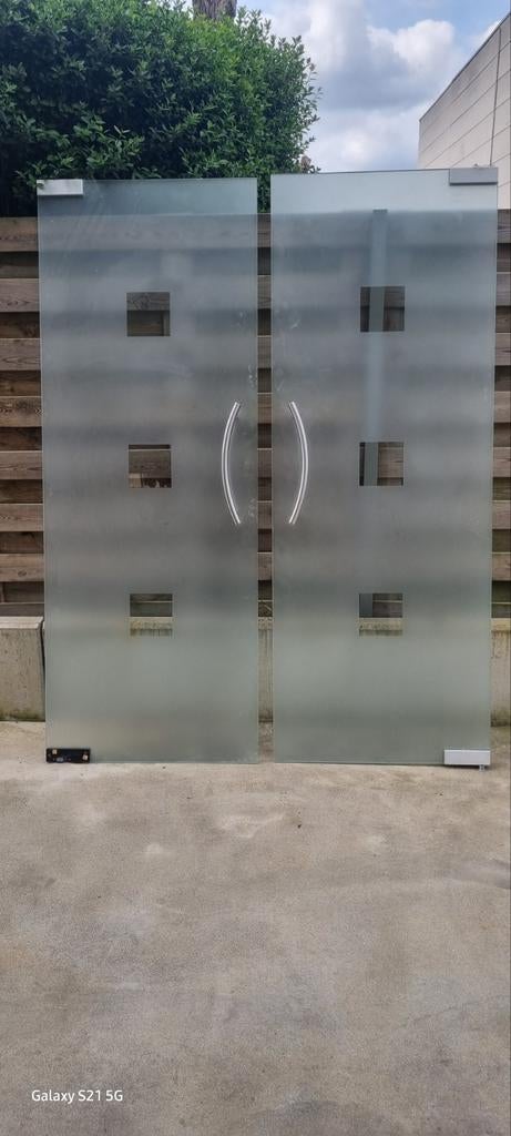 Glazen deuren, Enlèvement