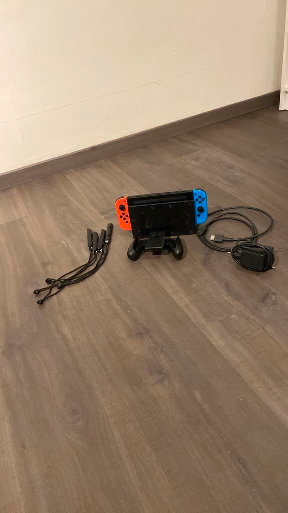 Nintendo Switch |, Games en Spelcomputers, Spelcomputers | Nintendo Switch, Zo goed als nieuw, Switch 2019 Upgrade, Met 2 controllers