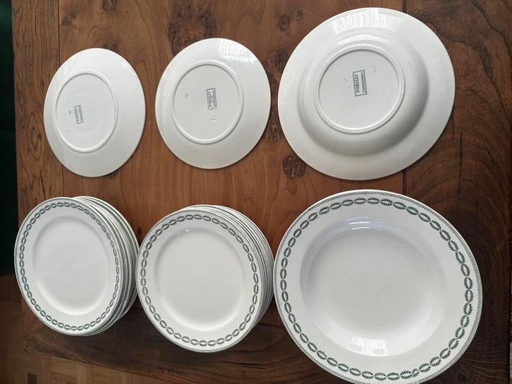 Aardewerk van Sarreguemines - model „Nobilis”, Antiek en Kunst, Antiek | Servies compleet, Ophalen