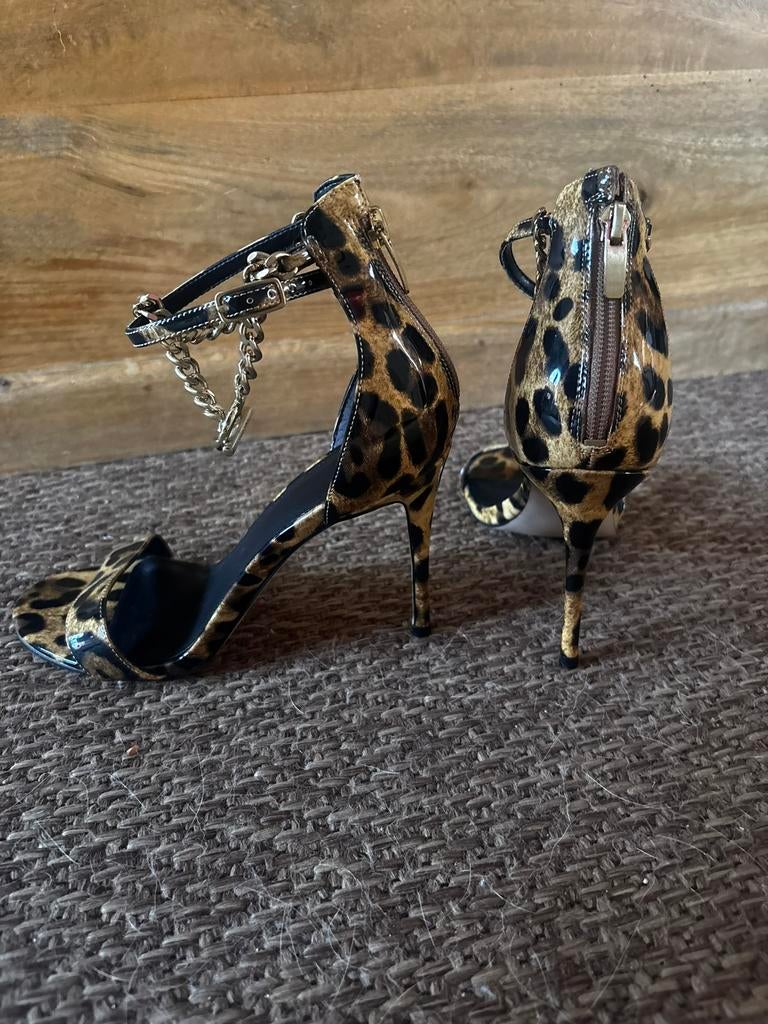 Guess pumps maat 39, Ophalen of Verzenden, Zo goed als nieuw, Pumps