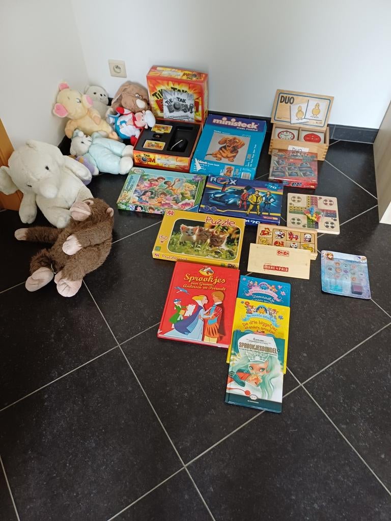 Rommelmarktgerief allerlei, Diversen, Ophalen