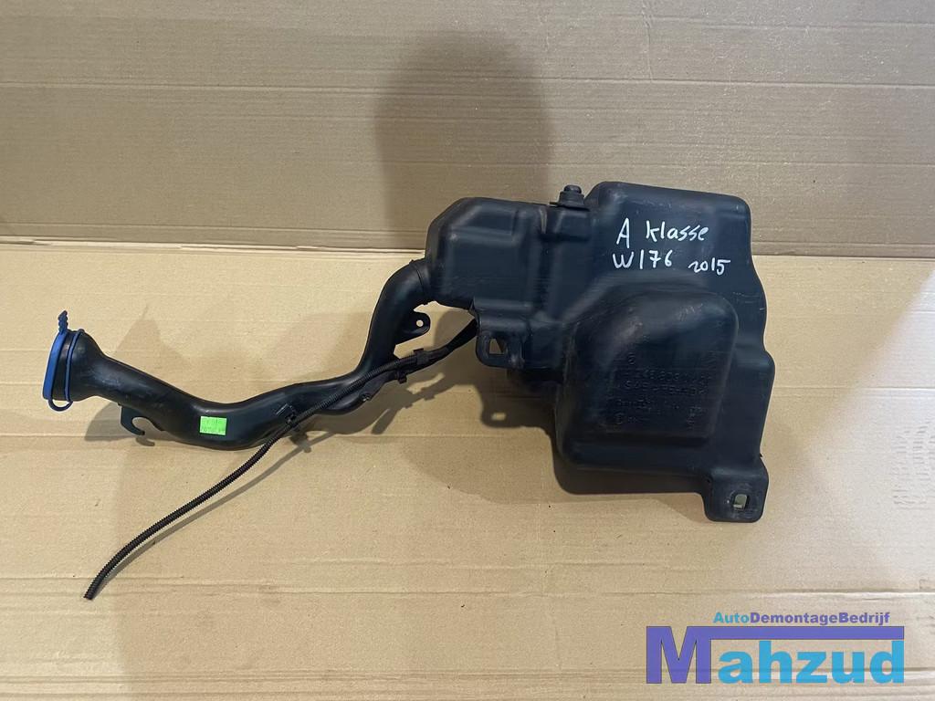 Mercedes A GLA CLA C117 W176 ruitensproeiertank A2468690220, Autos : Pièces & Accessoires, Vitres & Accessoires, Mercedes-Benz