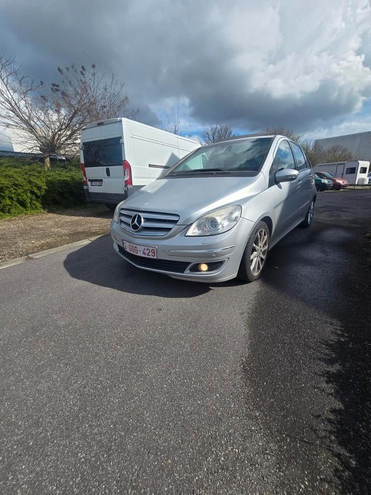 🚗 Mercedes B200
•  : essence
•  165 000km automatic‼️, Autos, Peugeot, Entreprise, Vitres électriques, Toit panoramique, Essence