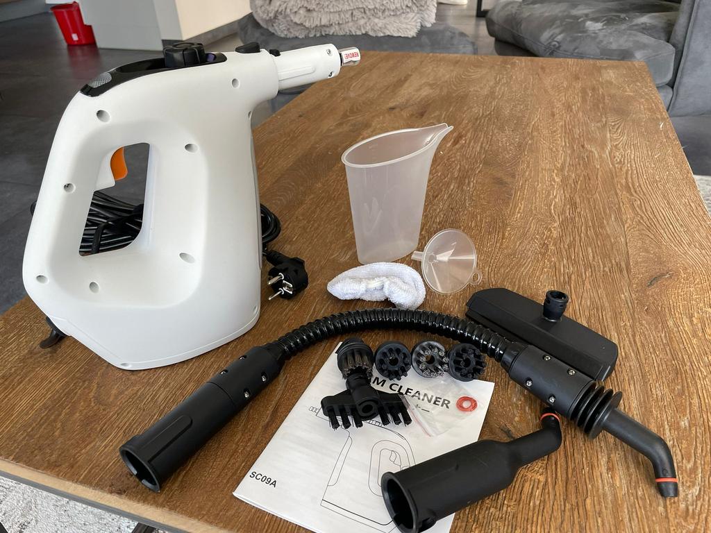 Nettoyeur à vapeur portatif avec 7 accessoires, Enlèvement, Neuf, Nettoyeur à vapeur