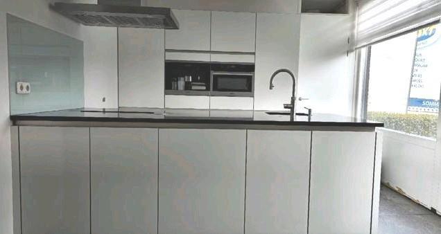 #cuisine complète blanc brillant, Maison & Meubles, Cuisine | Cuisines complètes, Comme neuf, Autres types, Blanc, Granit ou Pierre