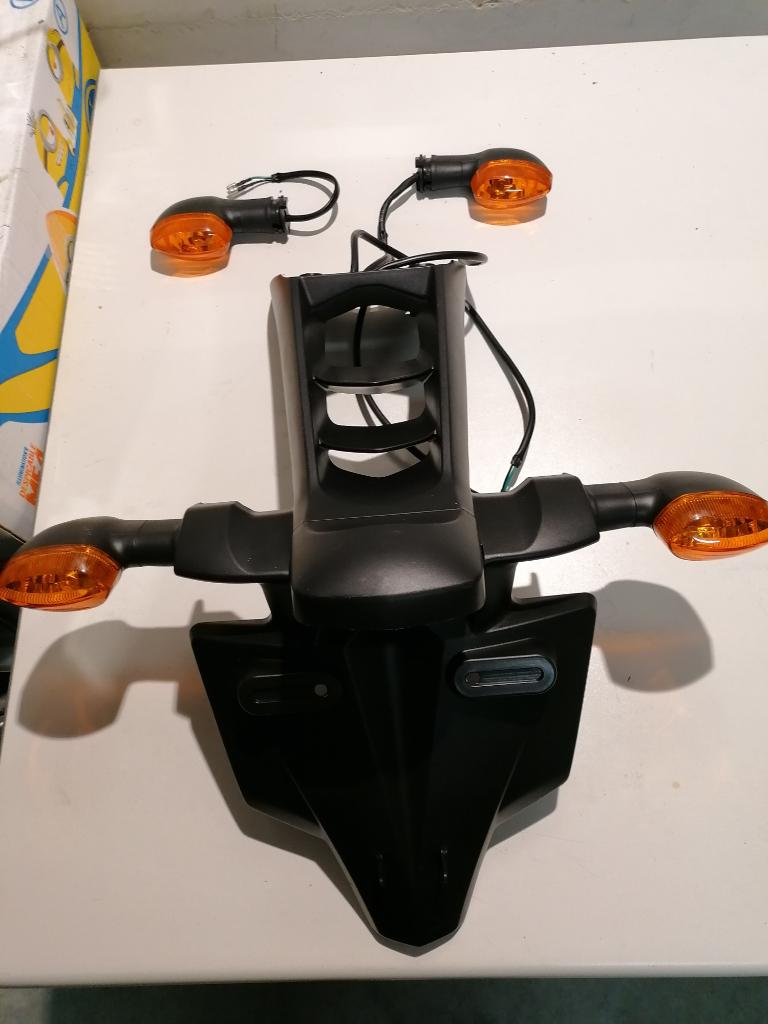 Yamaha FZ8 FZ1 2006-12 Support de plaque origine impeccable, Motos, Enlèvement, Comme neuf