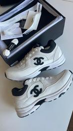 Sneakers in Chanel-stijl — elegantie en dagelijks comfort, Ophalen of Verzenden, Zo goed als nieuw