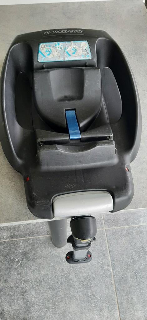 Maxicosi avec base de siège auto Easyfix., Enfants & Bébés, Sièges auto, Enlèvement, Maxi-Cosi, Ceinture de sécurité