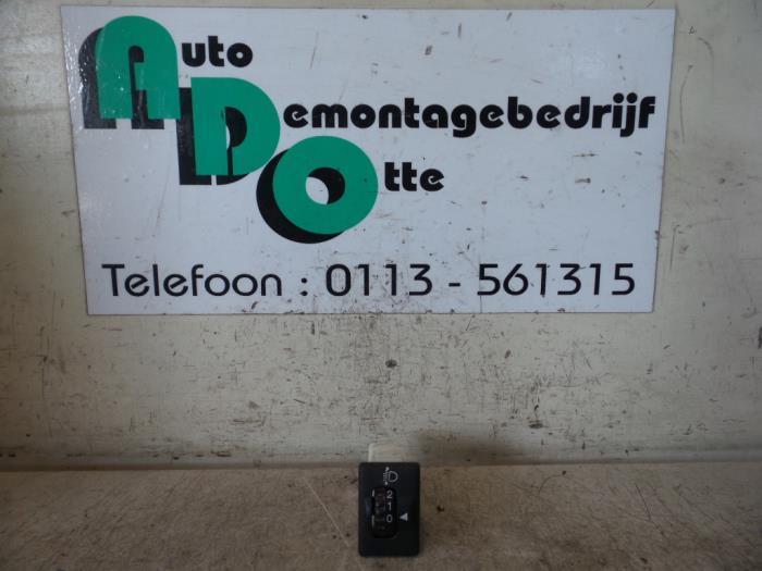 Commutateur phare hauteur réglable d'un Suzuki Alto (Alto 0, Autos : Pièces & Accessoires, Tableau de bord & Interrupteurs, Suzuki