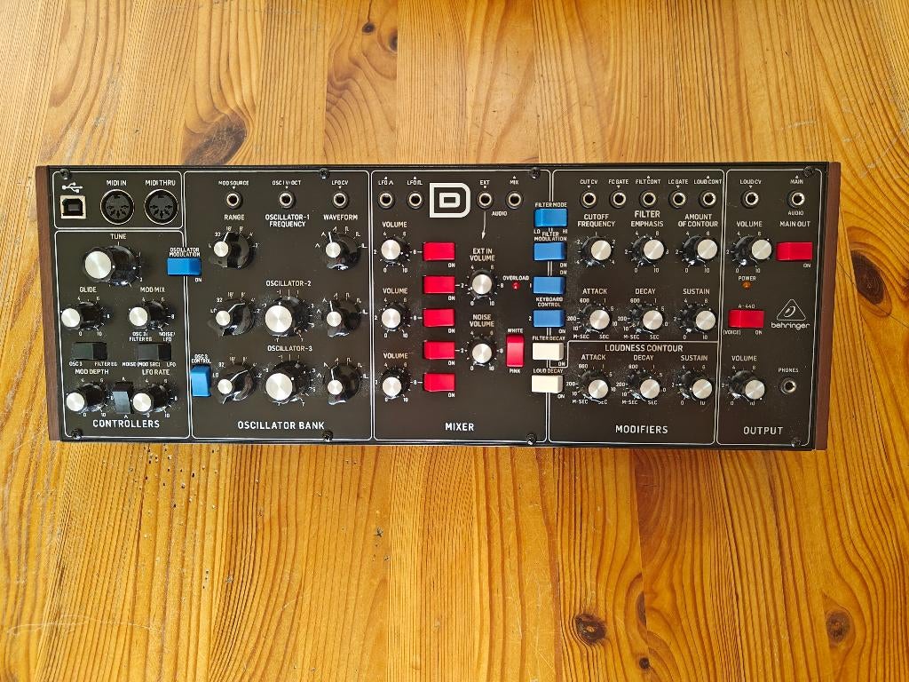 Behringer Model D analoge synthesizer, Muziek en Instrumenten, Ophalen of Verzenden