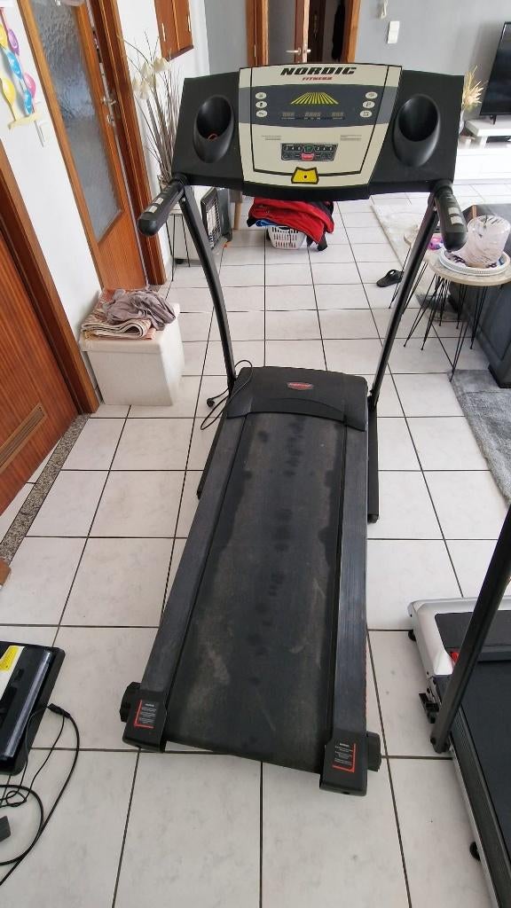 Tapis de course Nordic Fitness – fonctionnel – idéal maison, Sports & Fitness, Équipement de fitness, Utilisé, Tapis de fitness