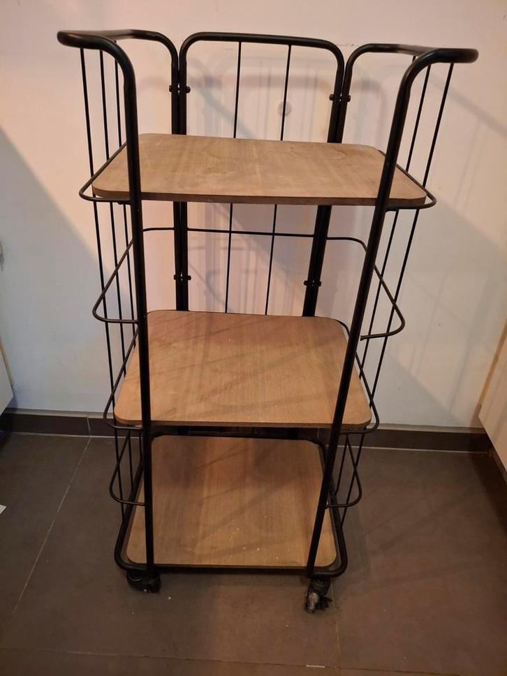 étagère style olaf boulangerie roulettes, Maison & Meubles, Armoires | Armoires murales, Métal, Enlèvement