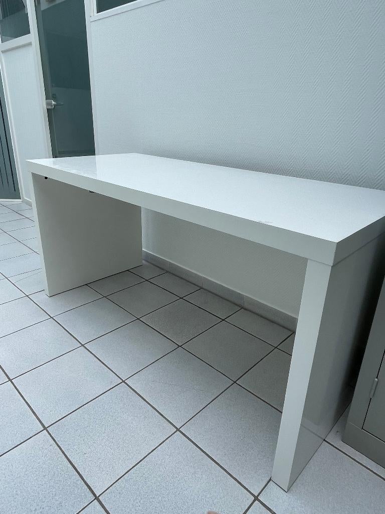 Wit bureaumeubel – gratis af te halen in Nazareth, Ophalen, Gebruikt, 151 cm, Hout