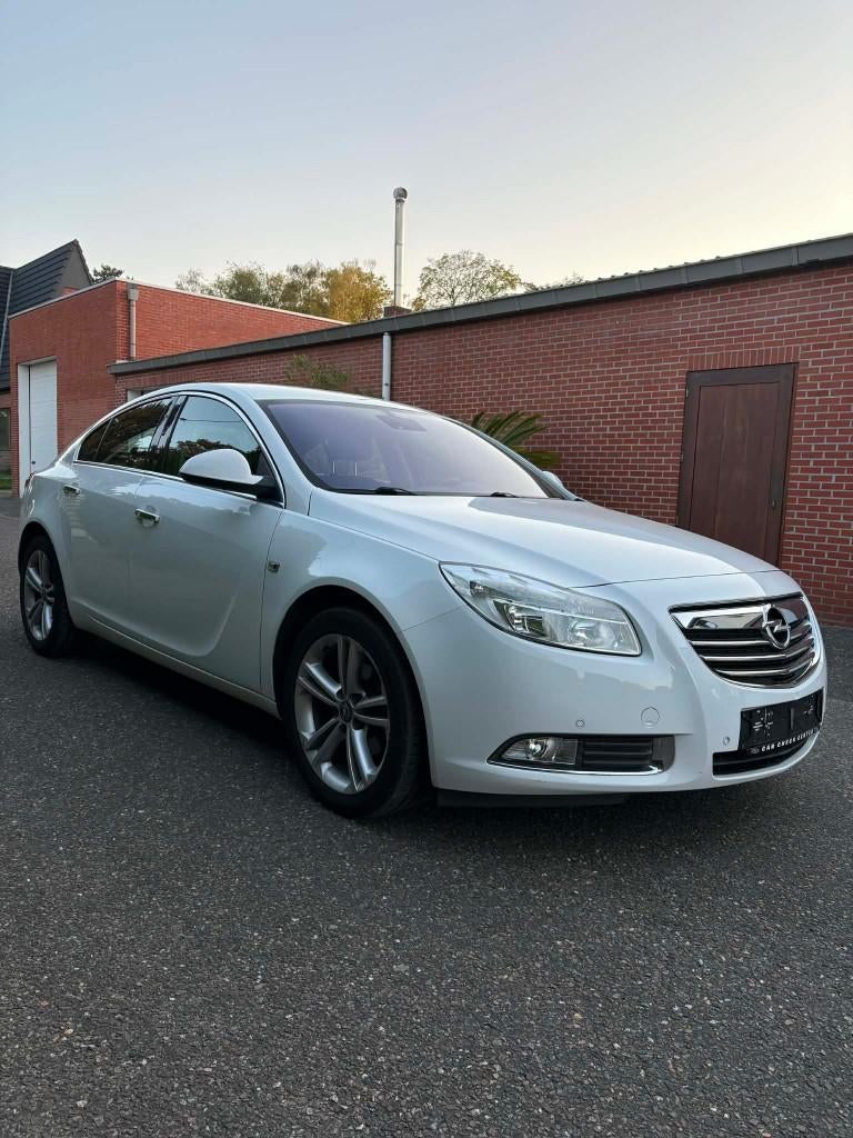 mooie opel insignia 2.0 cdti met slechts 127000 km, Auto's, Voorwielaandrijving, Euro 5, Stof, Wit