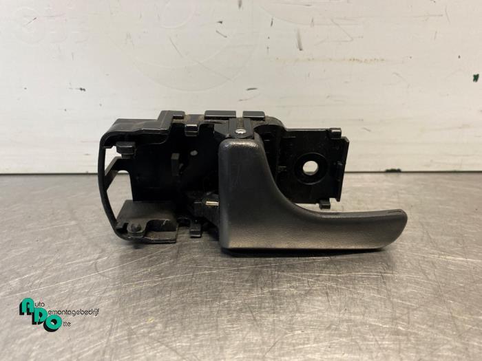 Handgreep Achterklep van een Nissan Terrano (Terrano II 93-), Auto-onderdelen, Carrosserie, Nissan, Gebruikt, 3 maanden garantie