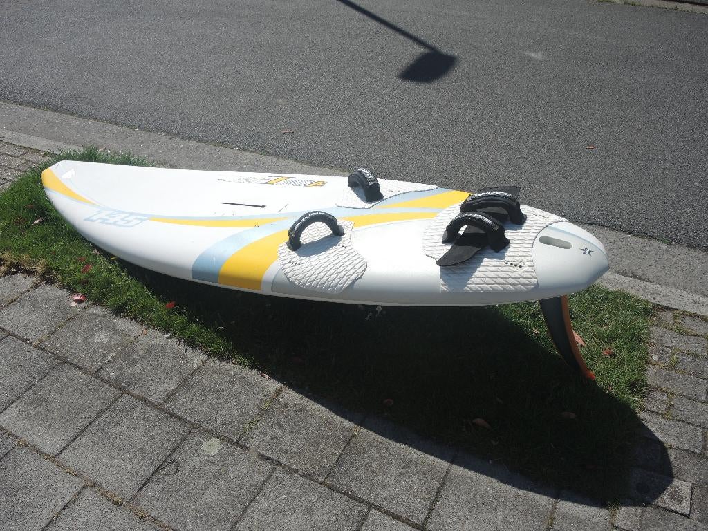 Windsurf board Fanatic eRay 145 l, Sports nautiques & Bateaux, Planche, Enlèvement, Utilisé, Avec aileron(s)