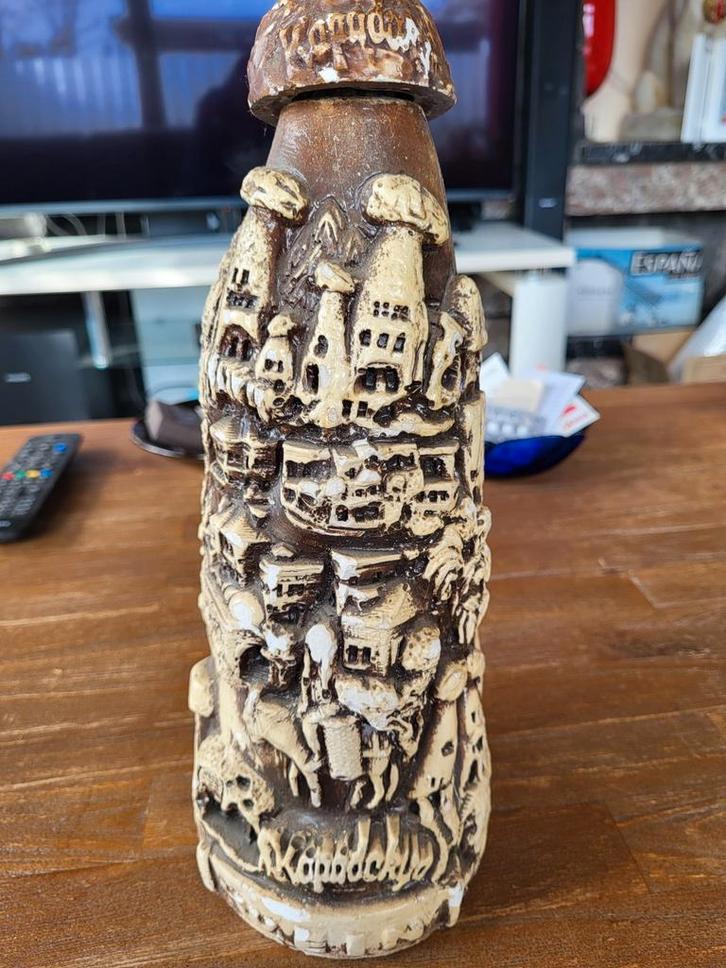 Vintage wijnfles nog gevuld, Antiek en Kunst, Curiosa en Brocante, Ophalen of Verzenden