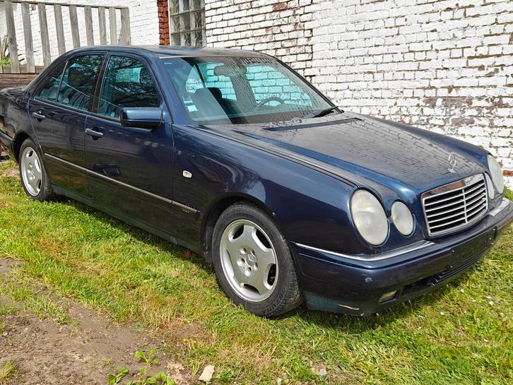 E 300d, OM606, handbak, oldtimer 02/'96, Auto's, Mercedes-Benz, Particulier, 300-Serie, Diesel, Achterwielaandrijving, Ophalen