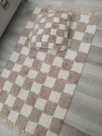 Tapijt met kussen, Huis en Inrichting, Stoffering | Vloerbedekking, Ophalen, Tapijt