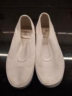 Turnpantoffels Maat 31, Sport en Fitness, Turnen, Ophalen of Verzenden, Zo goed als nieuw, Wit, Turnschoenen