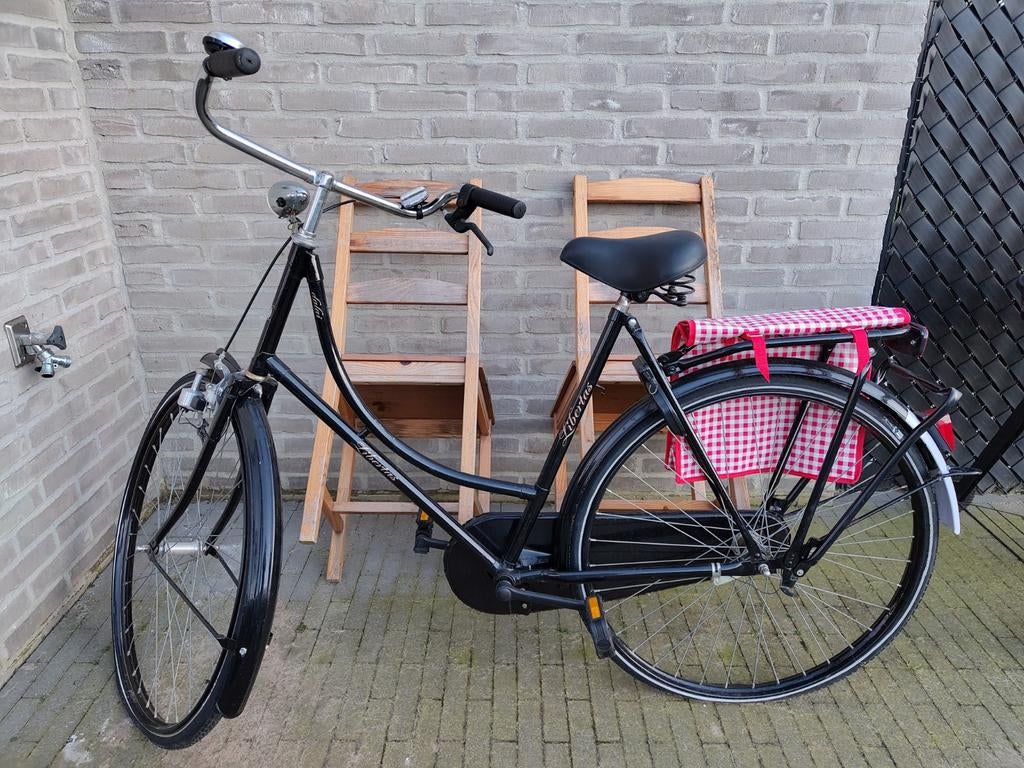 Damesfiets 'Old Dutch' van het merk 'Libertas', Ophalen