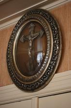 Tablette murale en forme de crucifix religieux antique, Antiquités & Art, Enlèvement