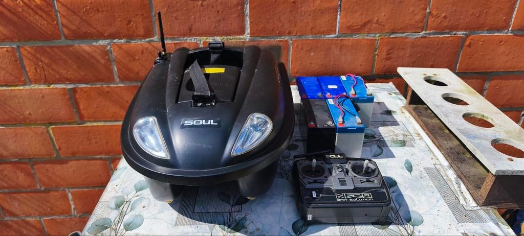 Bateau carpe Nero, Sports nautiques & Bateaux, Enlèvement