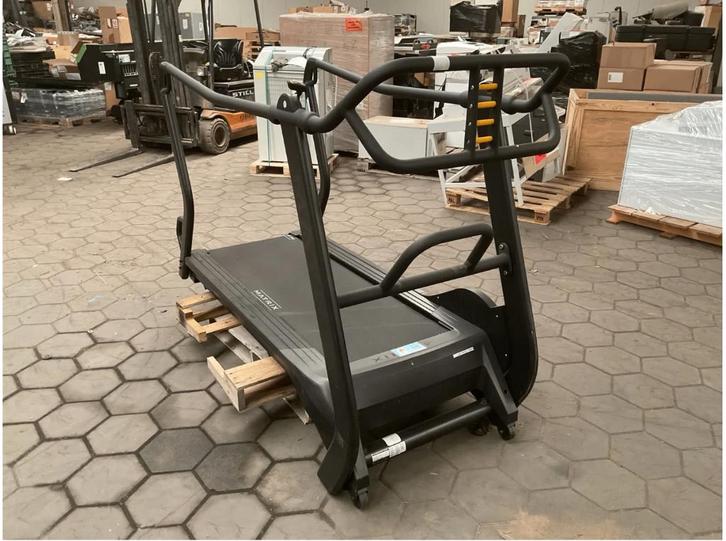 Matrix S-Drive Tapis de course CrossFit Sled, Sports & Fitness, Appareils de fitness, Comme neuf, Tapis roulant, Autres matériaux