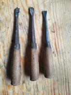 3 beeldhouwgutsen biets berchem, Antiek en Kunst, Ophalen