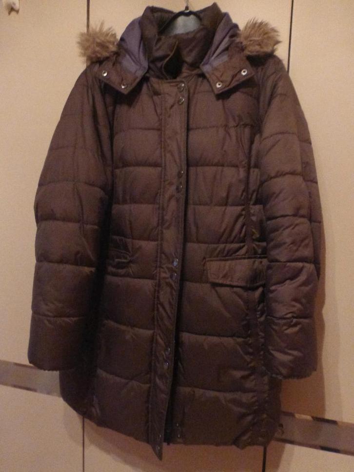 Warme bruine jas met capuchon T:46, Kleding | Dames, Jassen | Winter, Zo goed als nieuw, Bruin, Ophalen of Verzenden