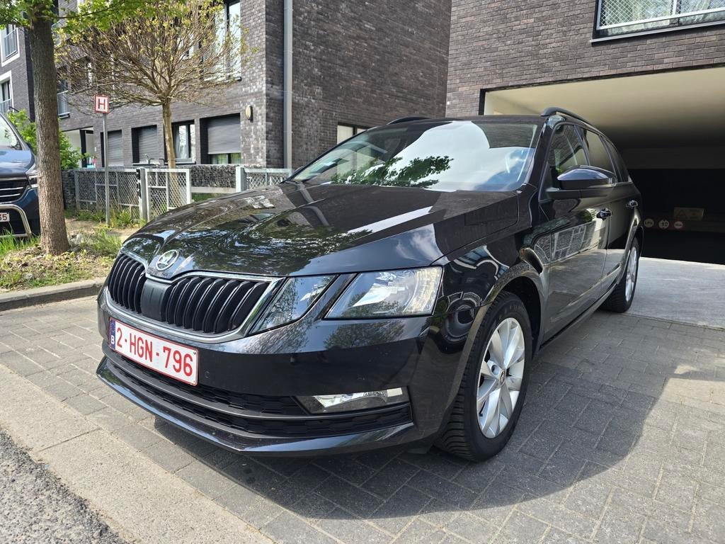 SKODA OCTAVIA 1.5 Benzine 2019, 120.000 km, Auto's, Automaat, Euro 6, Adaptieve lichten, Zwart