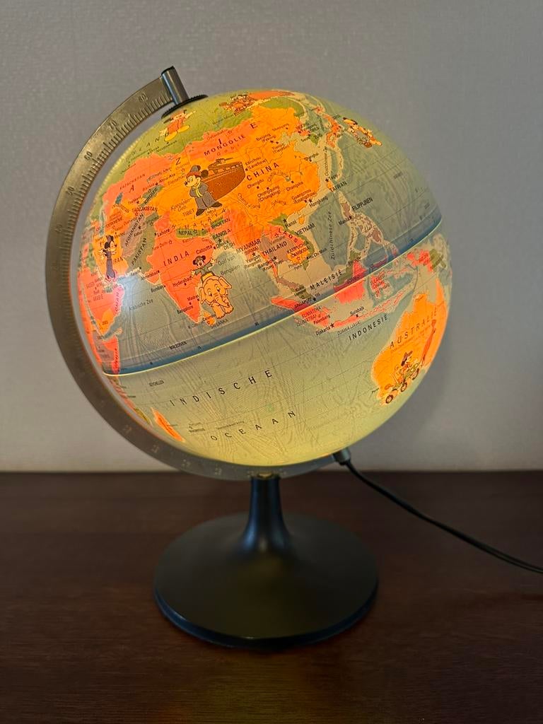 Wereldbol ‘Mickey’s world tour’, Huis en Inrichting, Woonaccessoires | Wereldbollen, Ophalen, Gebruikt