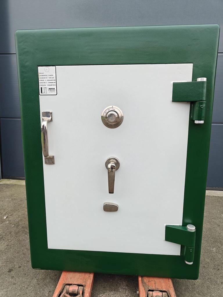 Brandkast - veiligheidskast - kluis, Ophalen
