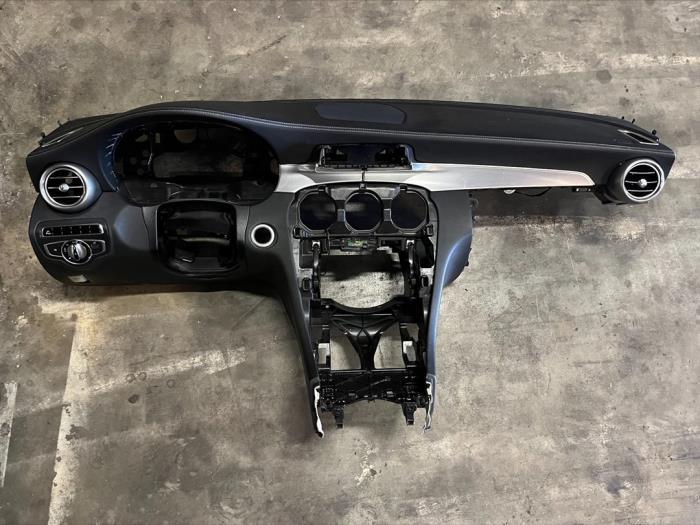 tableau de bord mercedes C class, Enlèvement