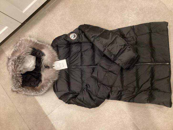 Nieuwe zwarte damesparka, Kleding | Dames, Jassen | Winter, Zo goed als nieuw, Maat 38/40 (M), Zwart, Ophalen of Verzenden