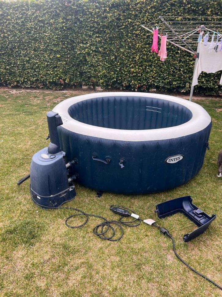 Intex pure spa bubbel therapy 4 pers, Tuin en Terras, Bubbelbaden en Hottubs, Gebruikt, Opblaasbaar, Afdekzeil, Grondzeil, Filter