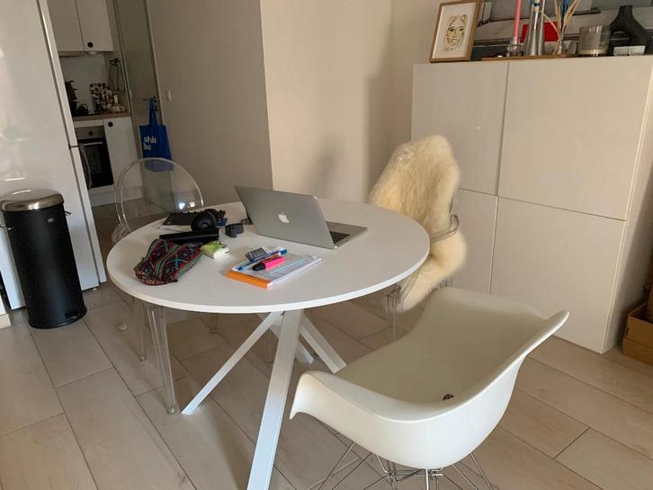 MARIEDAMM Table ronde blanche, Maison & Meubles, Tables | Tables à manger, Comme neuf, 100 à 150 cm, 50 à 100 cm, Quatre personnes