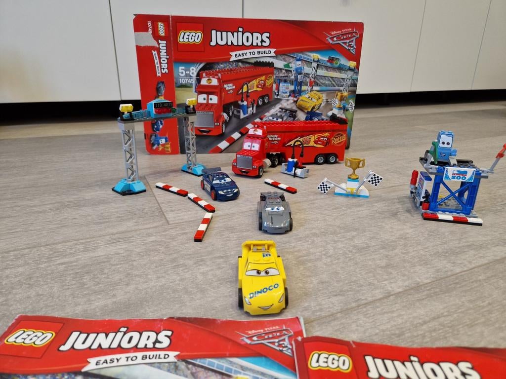 Lego Juniors - Cars Race compleet met oa Bliksem, Cruz, Mack, Ophalen, Lego