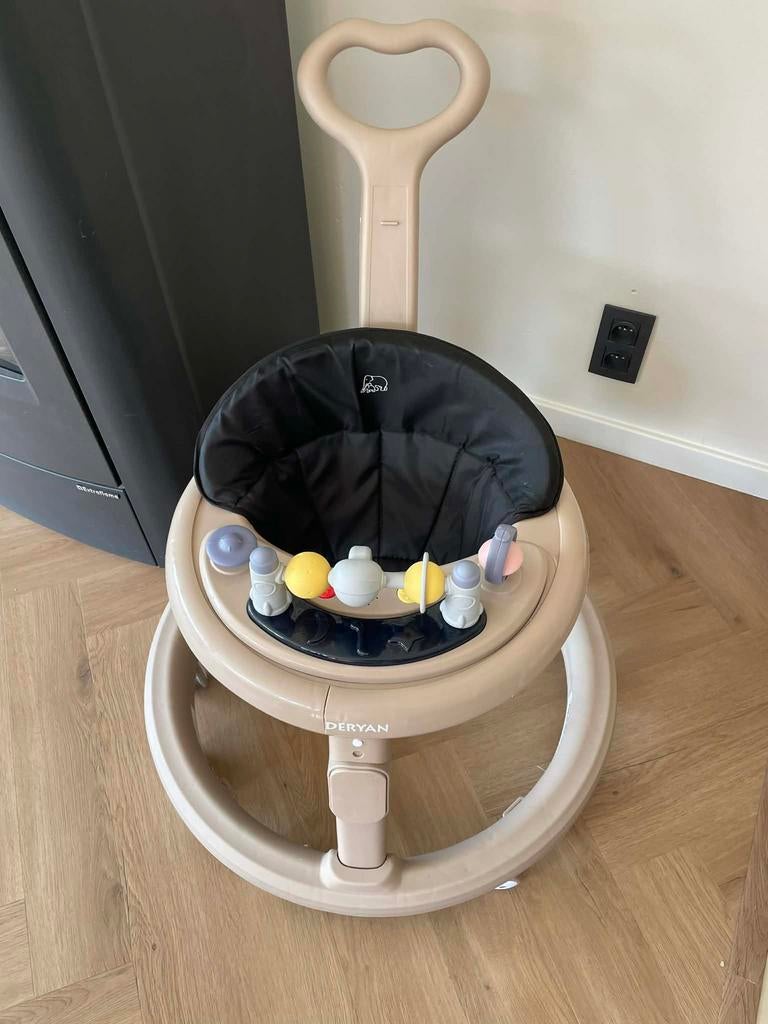 Deryan loopkar met muziek, Ophalen, Zo goed als nieuw