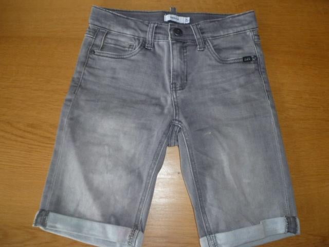 korte broeken voor jongens, maat 140. 3 euro stuk, Enfants & Bébés, Vêtements enfant | Taille 140, Enlèvement ou Envoi