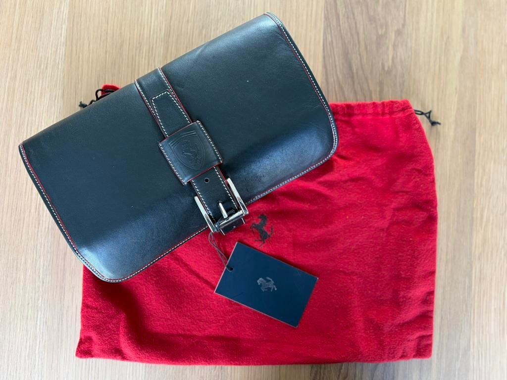 Authentieke Scuderia Ferrari leren toilettas – ongebruikt, Ophalen of Verzenden, Nieuw, Rood