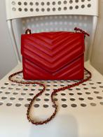 Rode tas : €2, Ophalen, Zo goed als nieuw