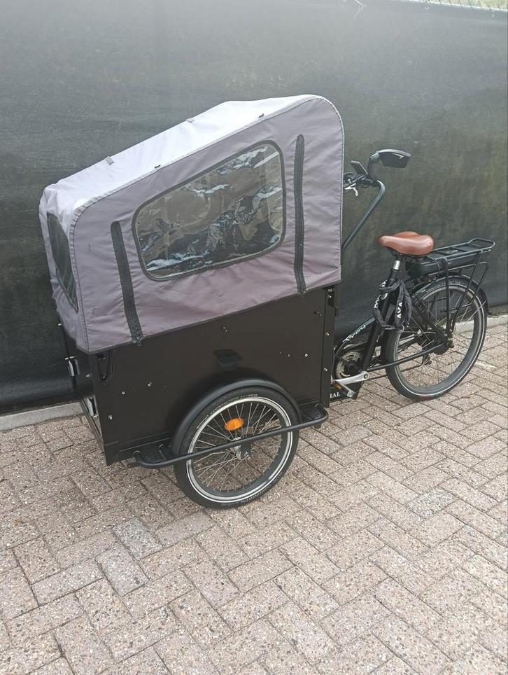 Troy elektrische bakfiets nieuwe batterij jaar garantie, Fietsen en Brommers, Fietsen | Bakfietsen, Zo goed als nieuw, 4 kinderen of meer