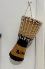 Tambour rwandais en bois, Musique & Instruments, Enlèvement ou Envoi, Utilisé, Tambour