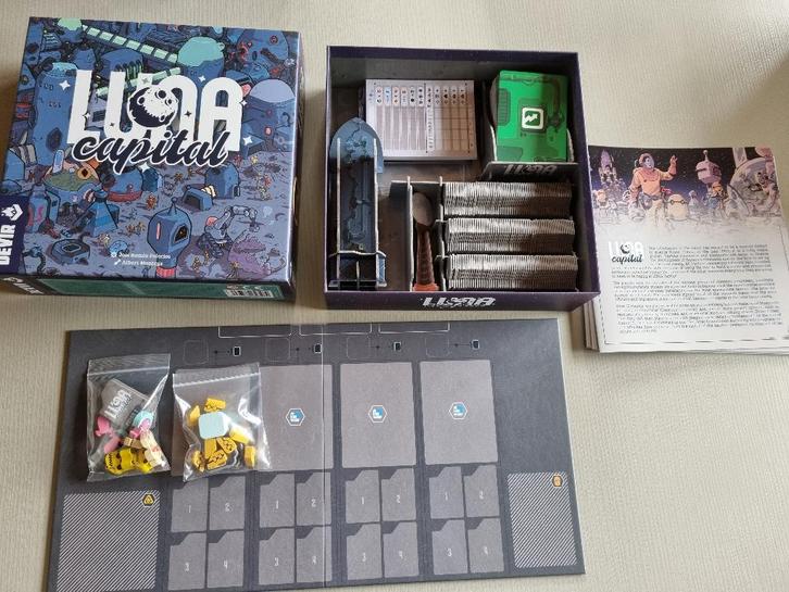 gezelschapsspel Luna Capital, Hobby en Vrije tijd, Gezelschapsspellen | Bordspellen, Zo goed als nieuw, Een of twee spelers, Drie of vier spelers