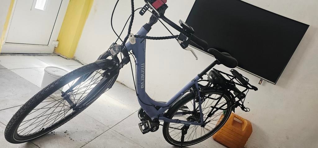 Vélo électrique Menirva.( sans batterie !! )