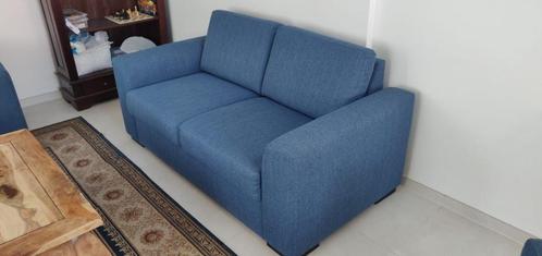 Blue velvet couch and chair - Sofa, Maison & Meubles, Canapés | Salons, Comme neuf, Banc droit, Deux personnes, Enlèvement