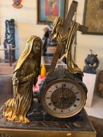 Antieke religieuze vergulde bronzen figuratieve klok, Ophalen of Verzenden