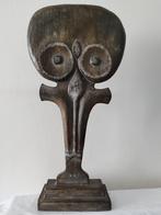 Zeer oude Afrikaanse buste, Ophalen